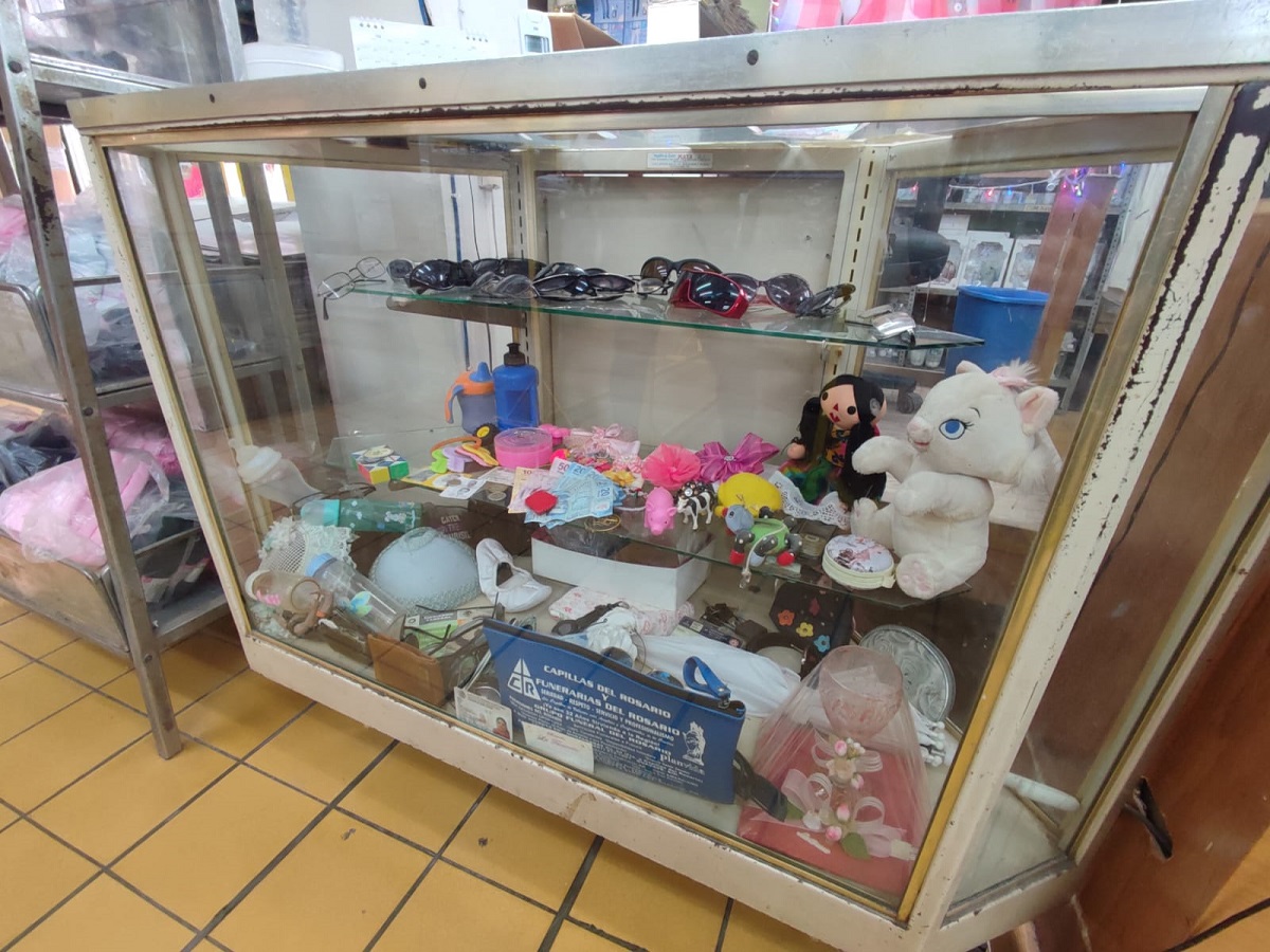 La Vitrina de los Olvidados: Más de 20 años resguardando objetos perdidos de sus clientes, en Guasave
