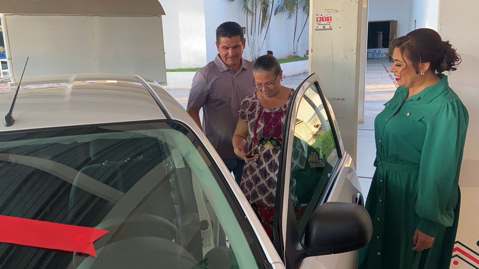 Araceli Higuera es la ganadora de la promoción Contribuyente Cumplido 2022; se ganó un automóvil último modelo