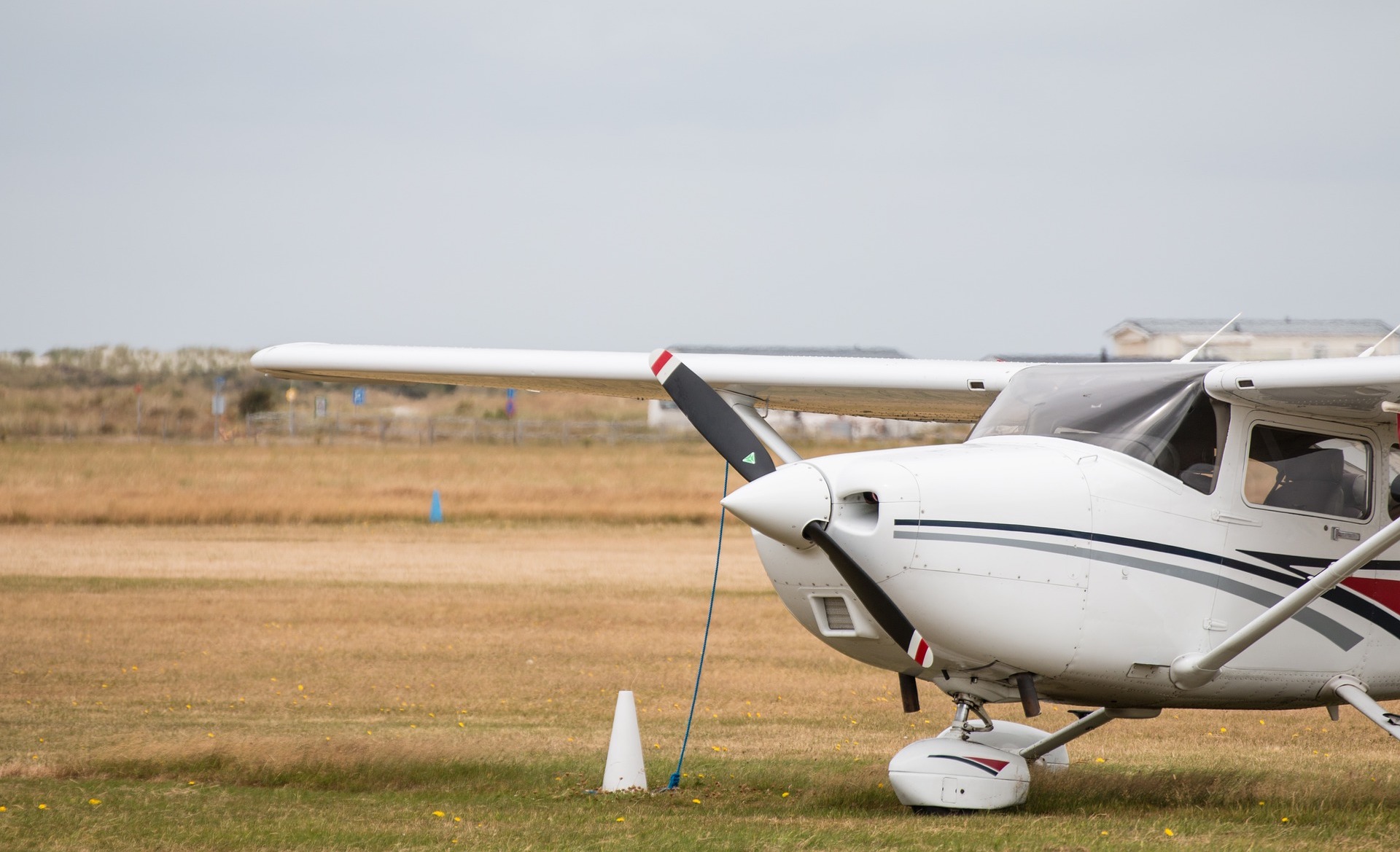 Avioneta decomisada, es robada por encapuchados en Baja California, aparentemente… por piezas