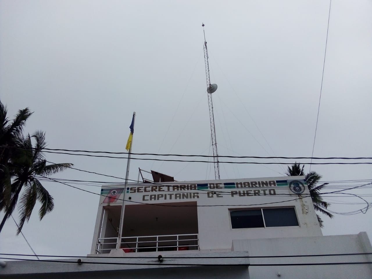 Cierran el puerto de Altata en Navolato por huracán ‘Kay’