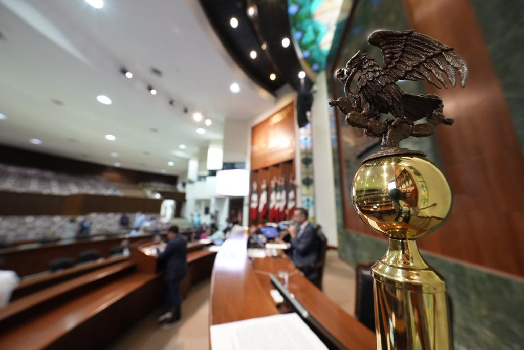 Aprueba Congreso reformas que reducen edad para ser gobernadores y diputados locales