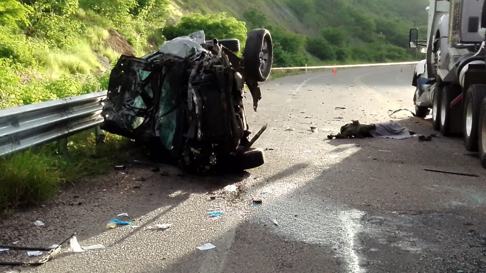 Dos muertos y cuatro heridos en un accidente en la Mazatlán -Durango ...