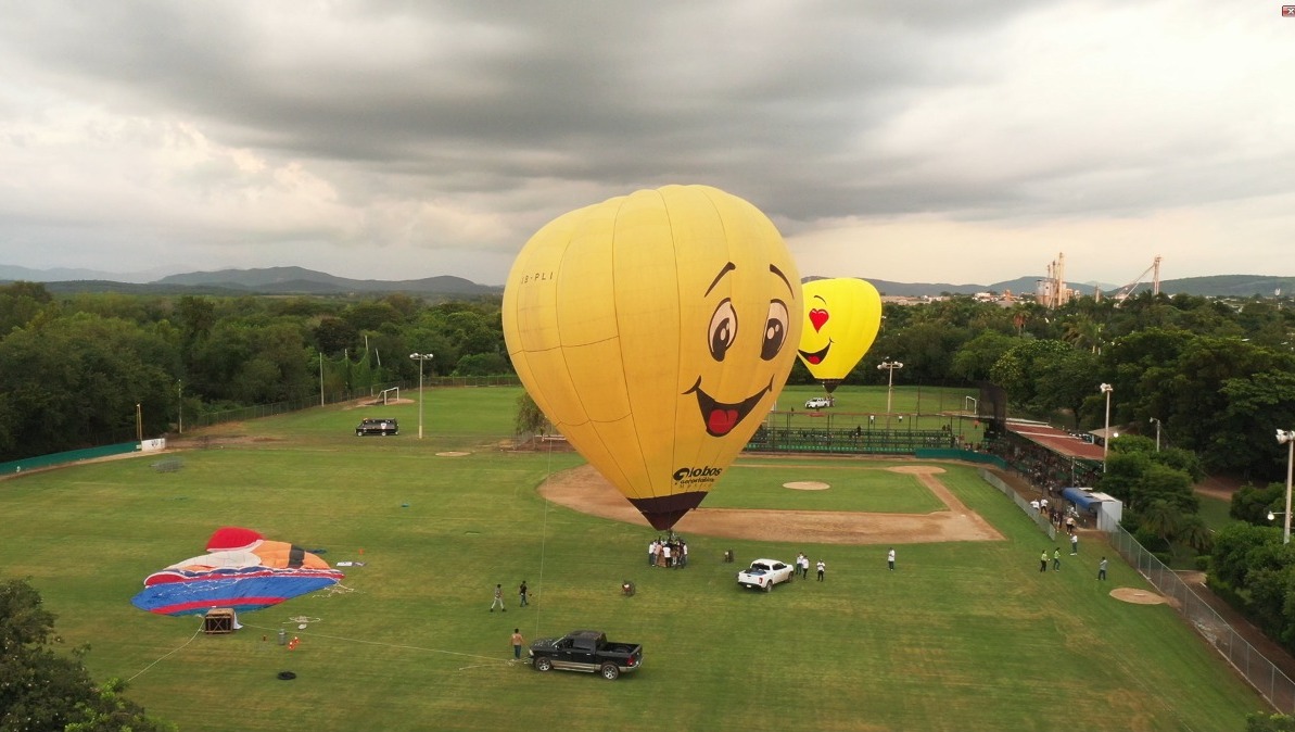 Culiacanenses disfrutan del evento Paseo en Globos Aerostáticos