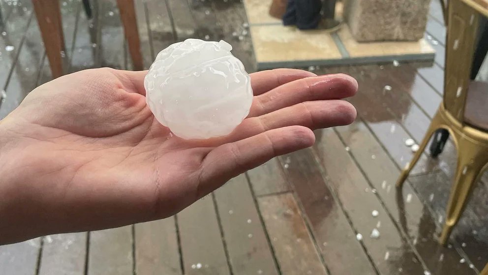 ‘Diez minutos de miedo’… intensa granizada deja una bebé sin vida y severos daños en Cataluña (videos)