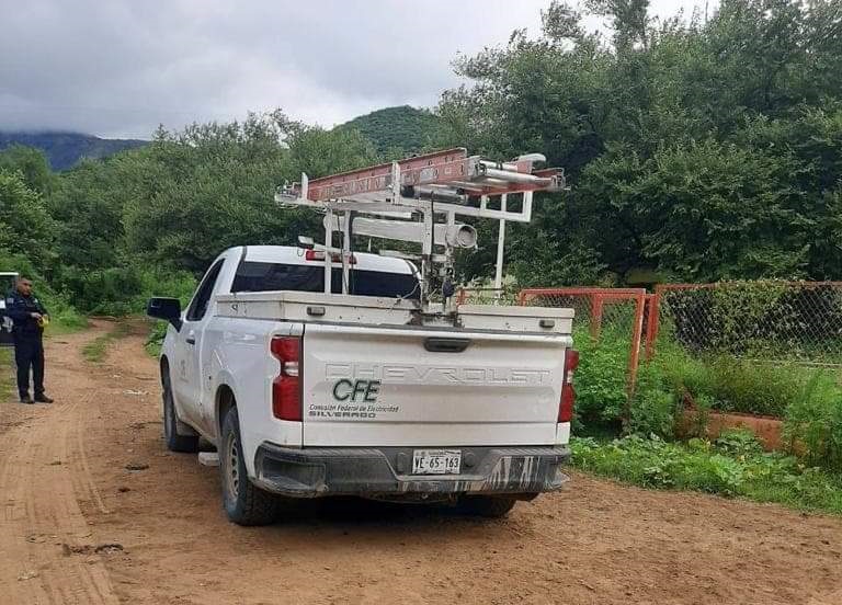 López Obrador expone dos hipótesis sobre ataque que dejó dos empleados de CFE fallecidos en Sonora