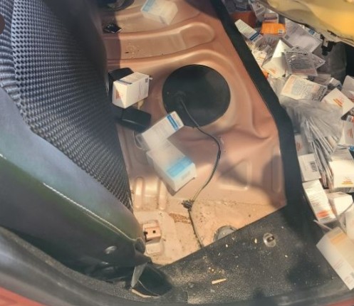 ‘Dolor de cabeza’… multan por miles de dólares a automovilistas que intentaban introducir medicamentos a EU