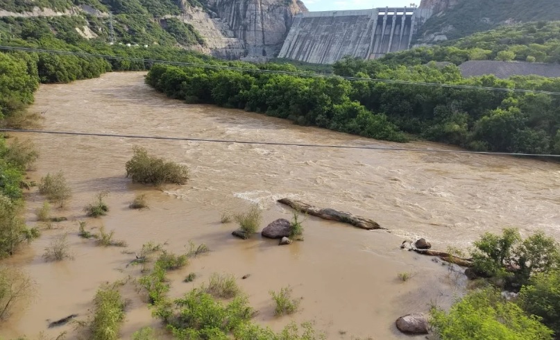 Alertan autoridades de Choix sobre el desfogue de la presa Huites el próximo domingo