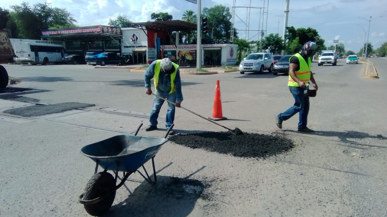¡Cuidado! ‘Brotan’ baches en avenidas de Los Mochis; son más de 50 puntos que se necesitan tapar