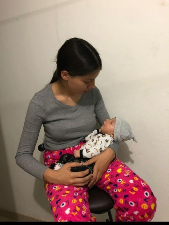 Reportan desaparición de jovencita de 17 años y a su bebé de un mes, en Guamúchil