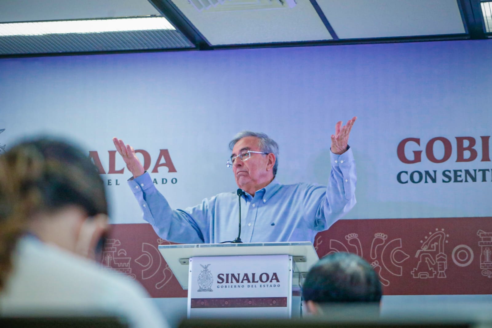 Una trabajadora de Gobierno ‘saca raja’ con manifestaciones de expolicías: Rocha