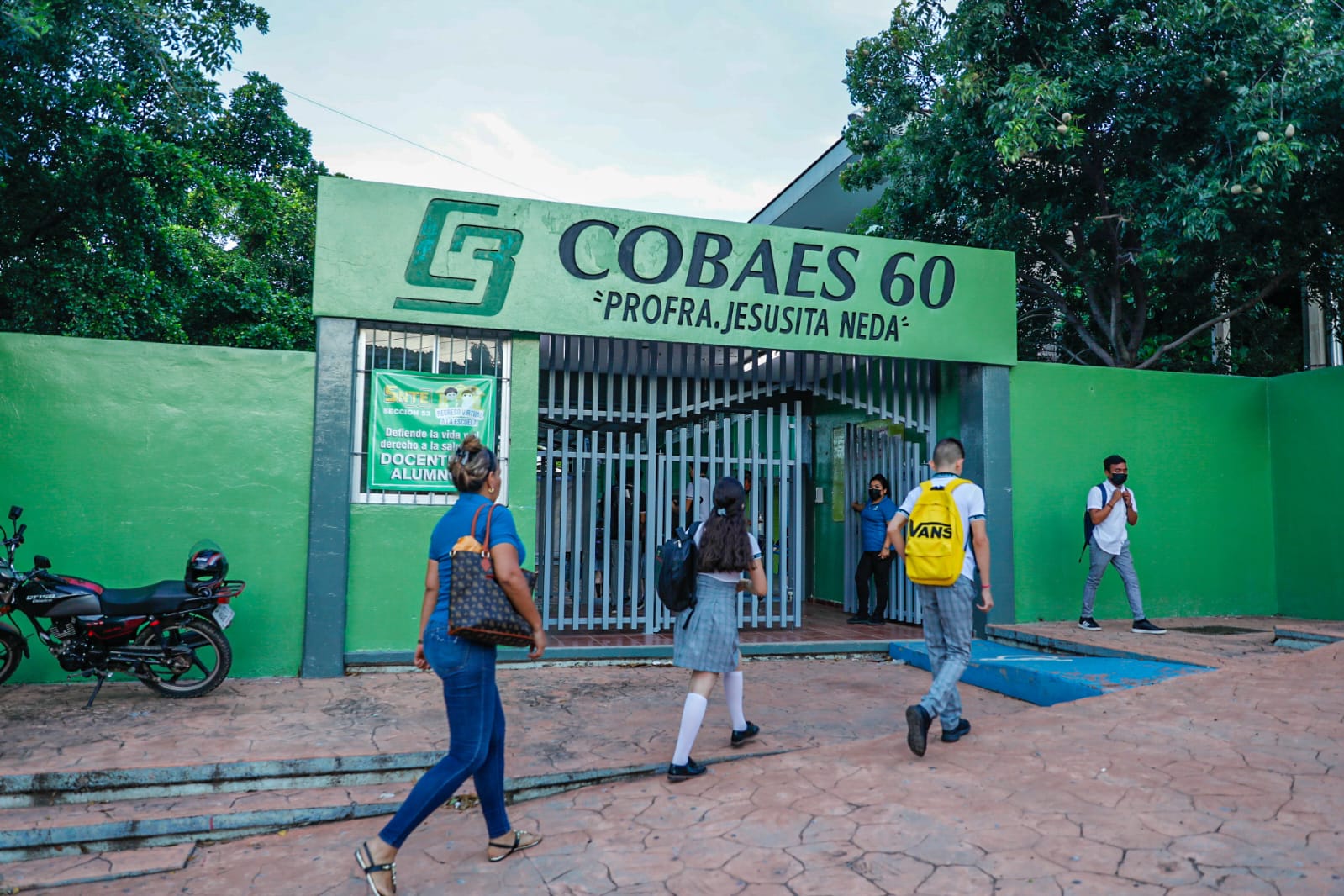 Destaca Cobaes los niveles más bajos de deserción escolar a nivel bachillerato, en todo el estado