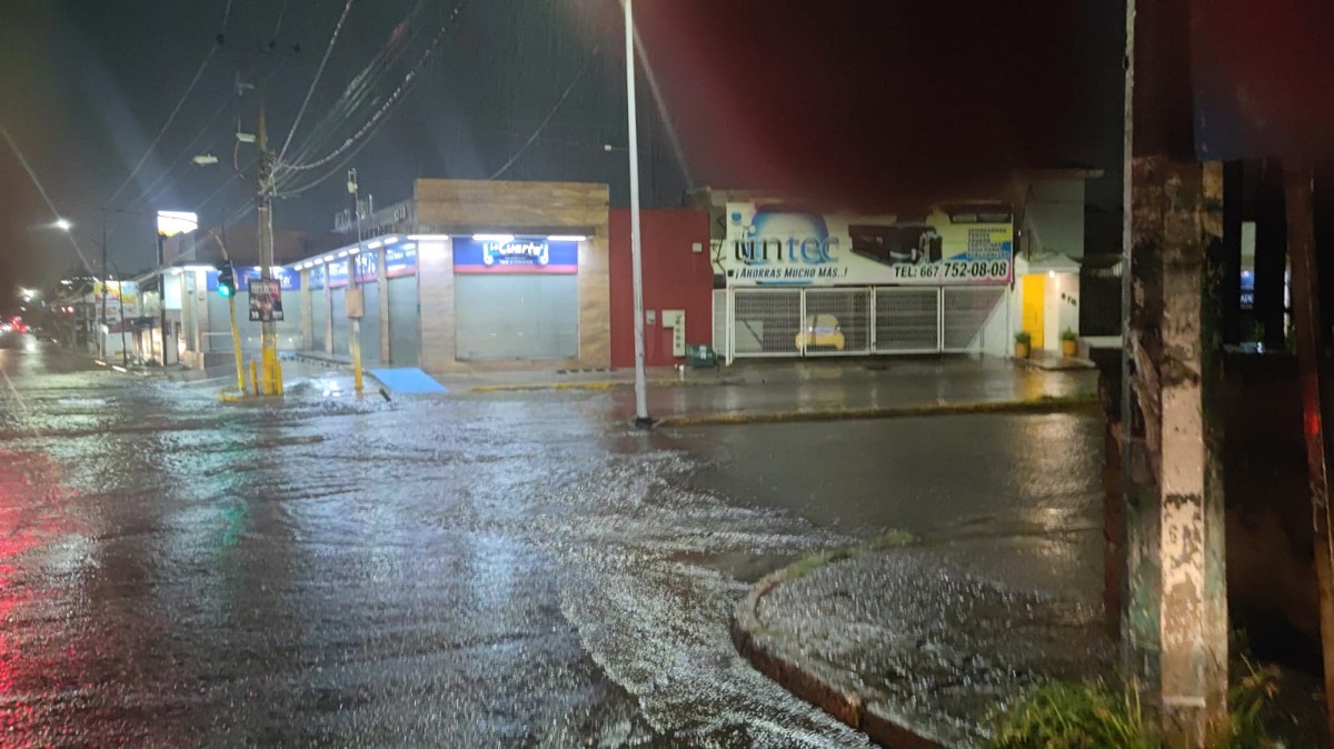 Sorprendió la lluvia a 10 municipios, siendo en Navolato y Culiacán las más fuertes; acumularon 75 milímetros: PC