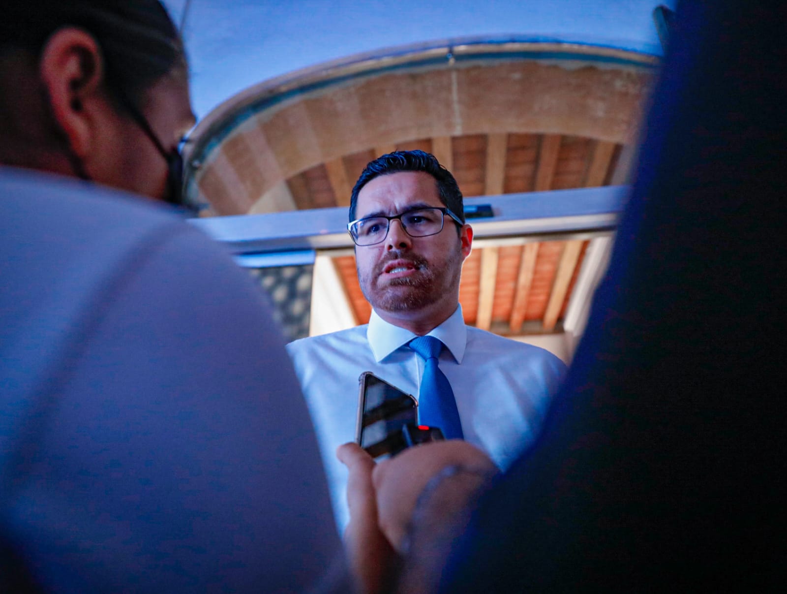 No contamos con presupuesto para profesionalizar las plazas de las enfermeras: Cuitláhuac González Galindo