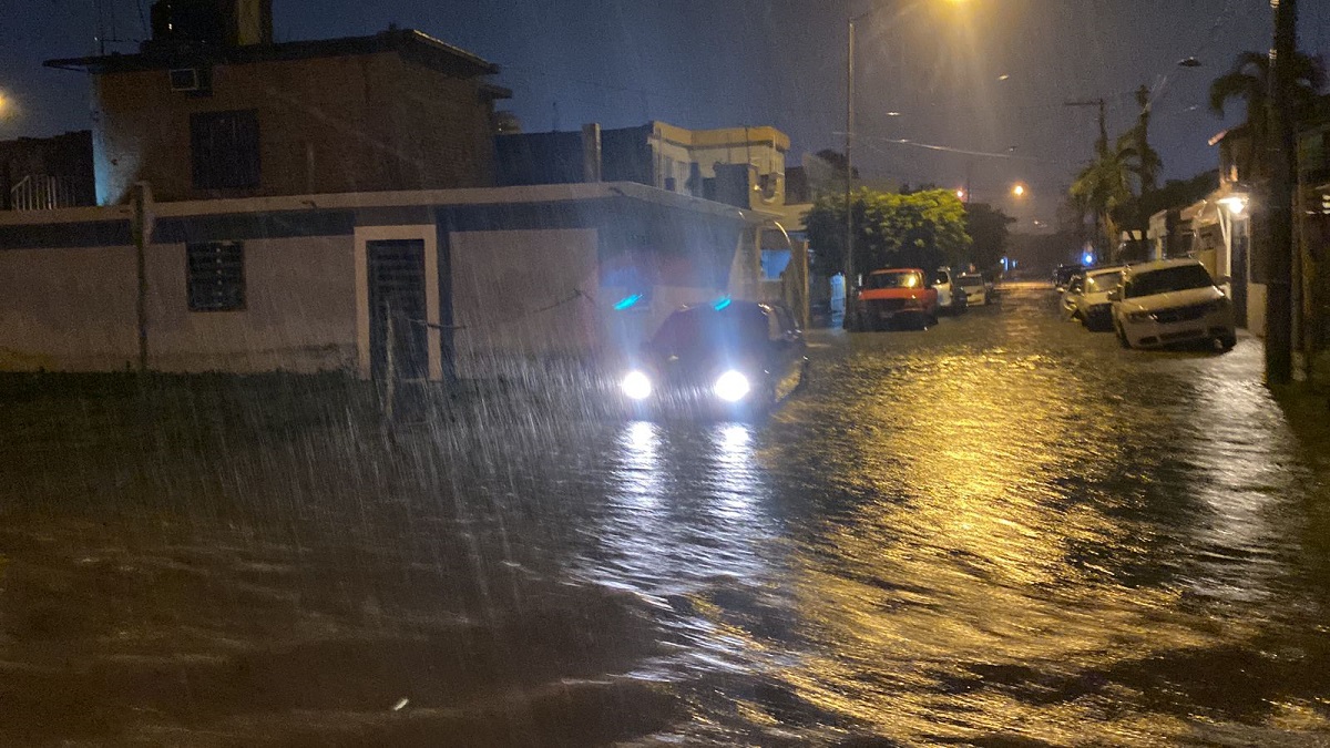 Se esperan lluvias torrenciales HOY en Sinaloa por huracán “Kay”; el acumulado podría llegar hasta 250mm