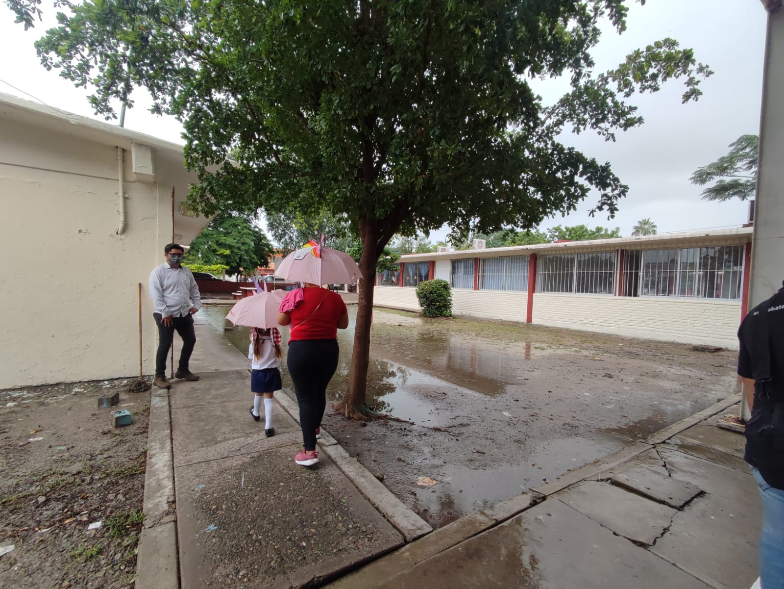 Se suspenden clases en 10 municipios de Sinaloa tras paso de “Norma”