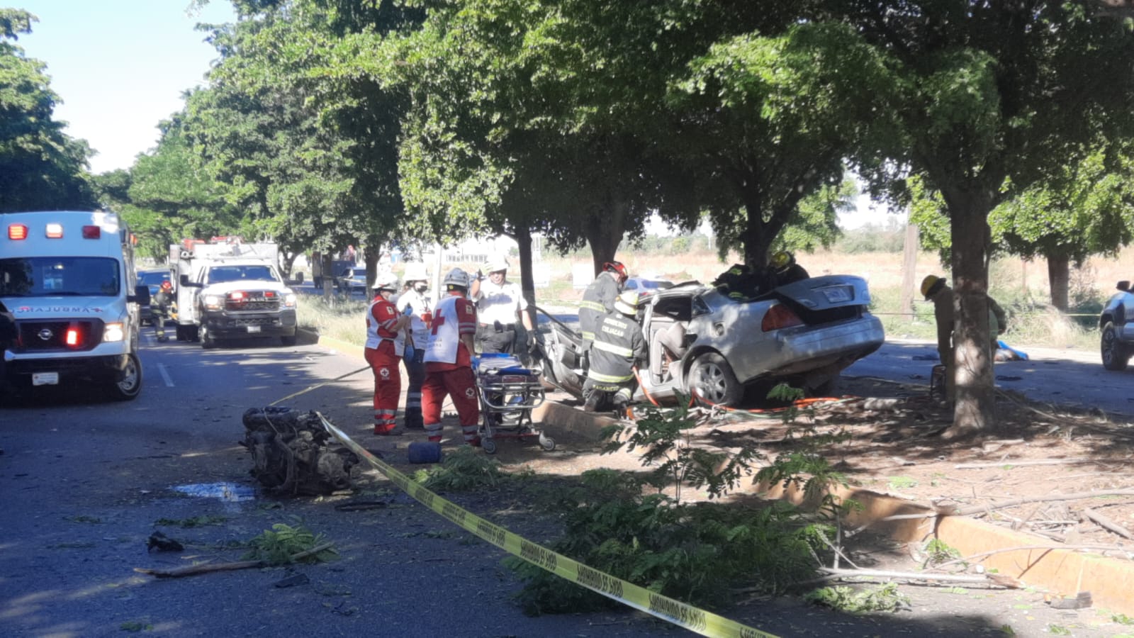 Aparatoso accidente de tránsito sobre la carretera Culiacán-Navolato; reportan un fallecido