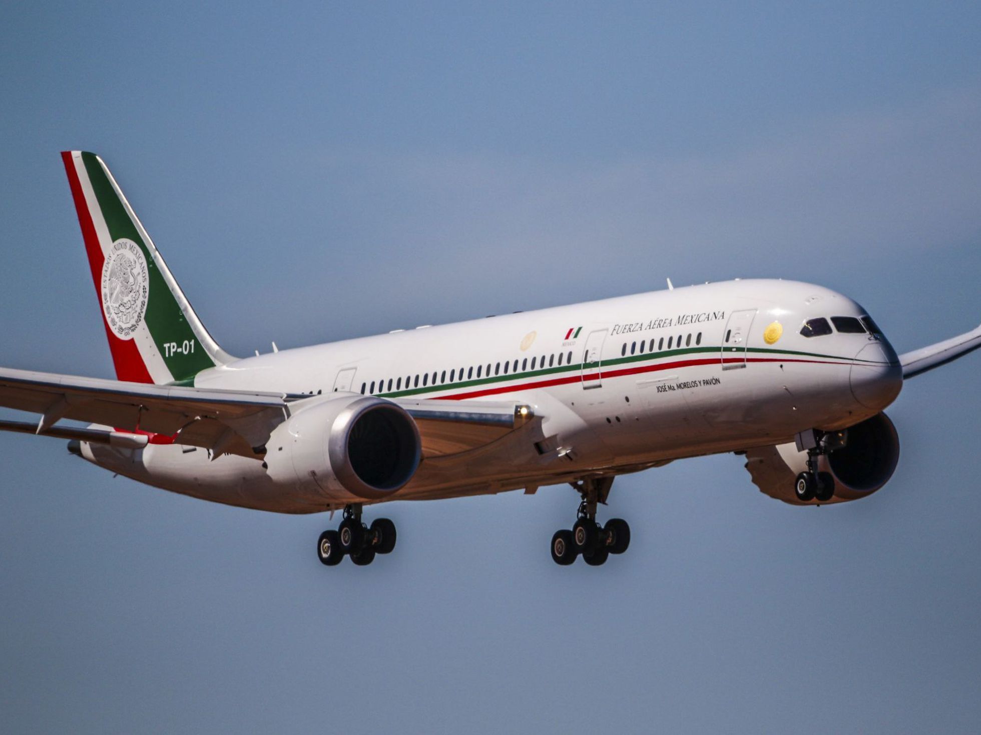 ‘¿Calderón, por qué le compraste ese avión de lujo a Peña?’; AMLO acusa fraude en su adquisición