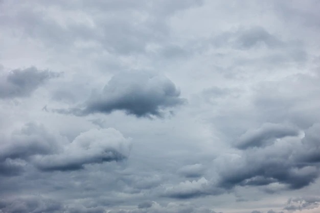 Chubascos y cielos nublados con clima caluroso se prevé en Sinaloa; checa el reporte del SMN del día