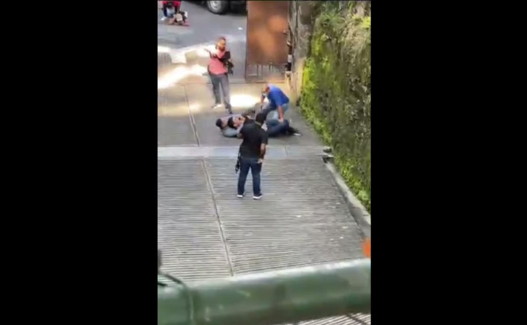 Video: Afuera de un colegio… cae ‘El Seven’, supuesto líder de ‘Familia Michoacana’, vinculado al caso Ayotzinapa