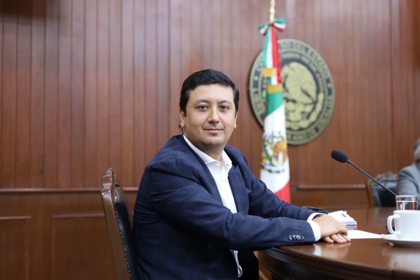 Feliciano Valle se declara diputado sin partido; se separó del Grupo Parlamentario del PRI