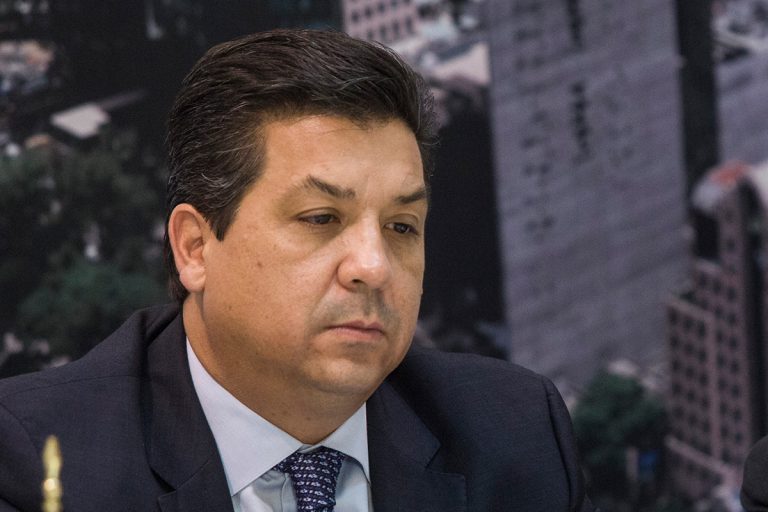Reactivan orden de aprehensión contra exgobernador García Cabeza de Vaca ¿De qué se le acusa?