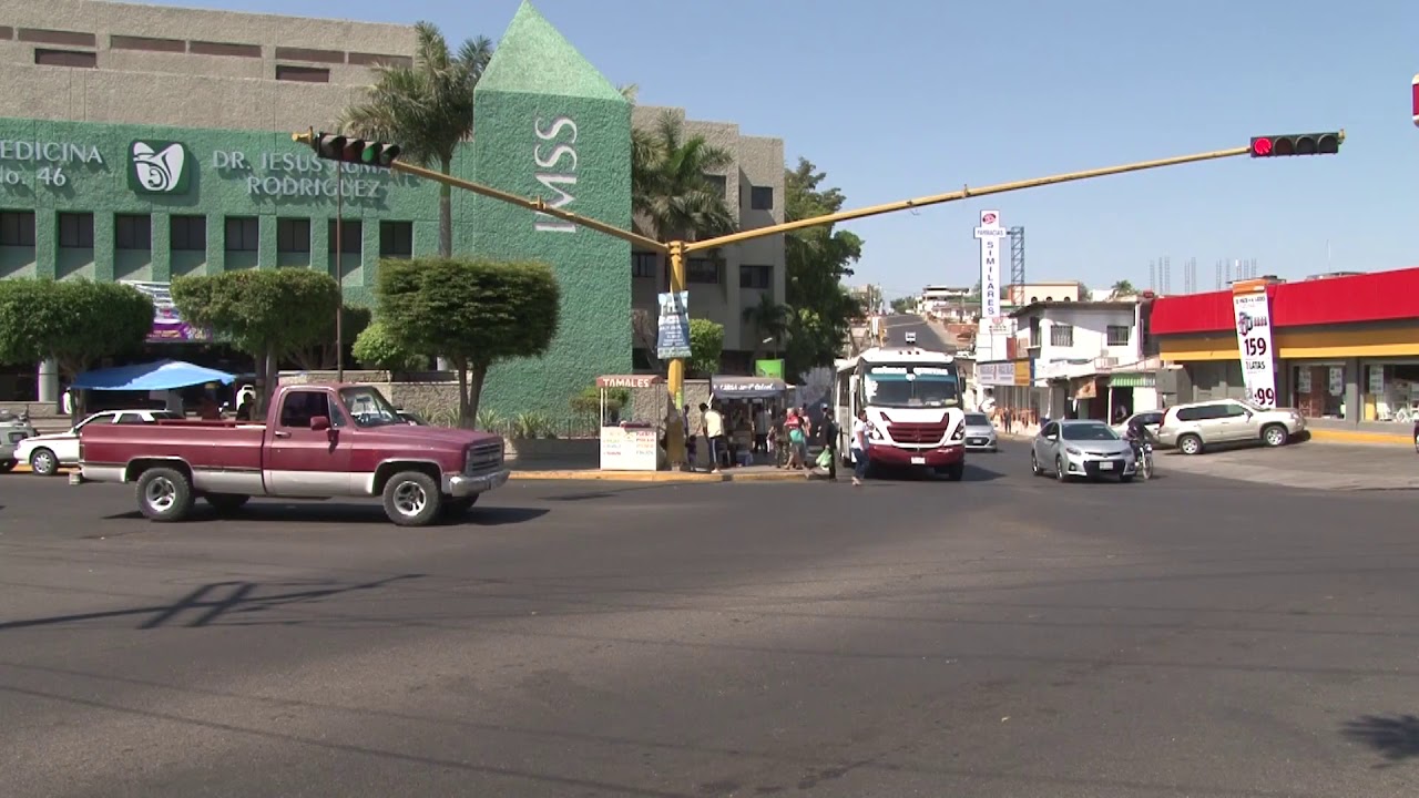 Machetean a pareja frente al Seguro Social de Cañadas en Culiacán
