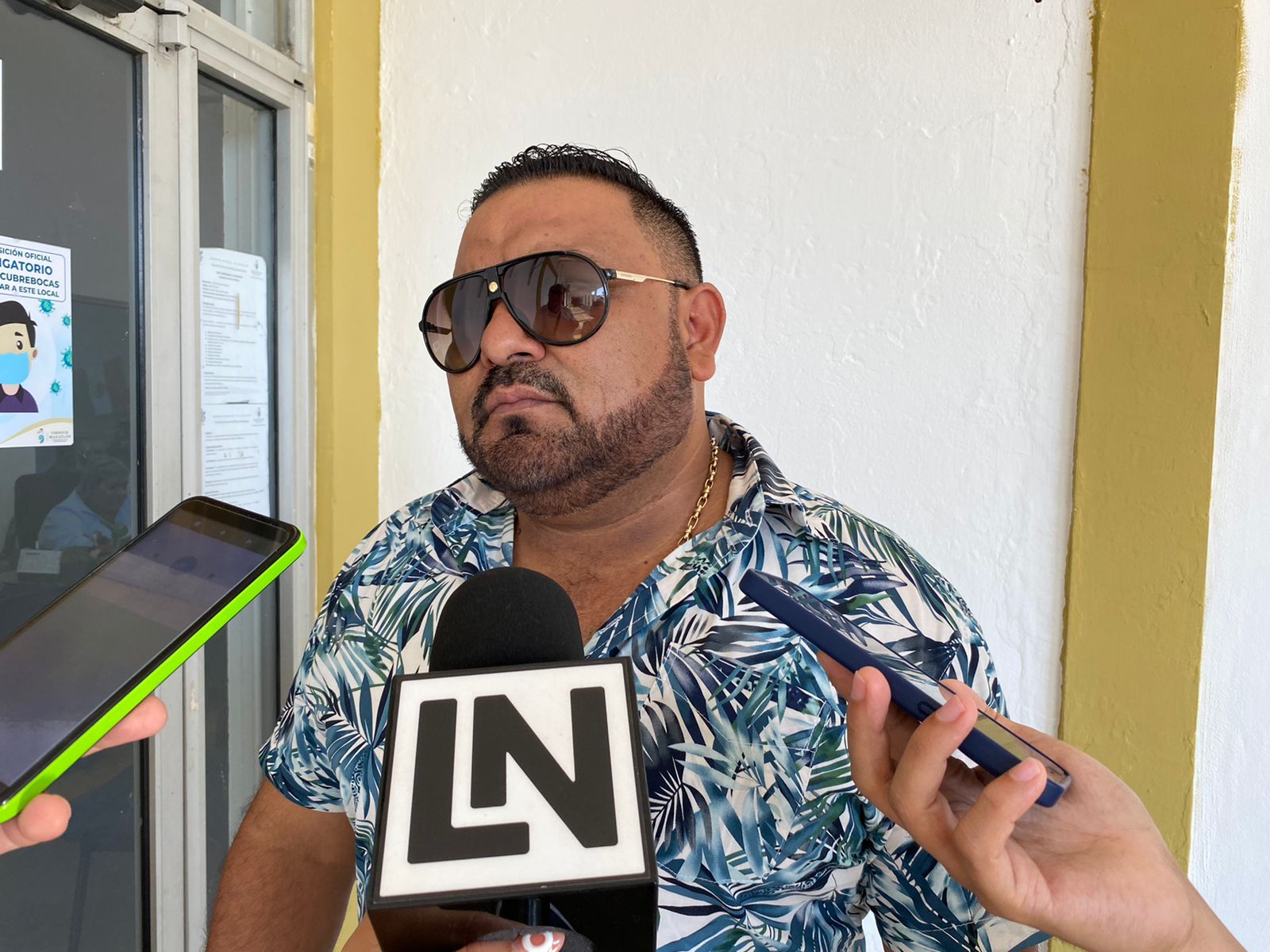 Llega a su oficina el titular de Servicios Públicos ante rumores de su destitución tras fiesta “buchona”