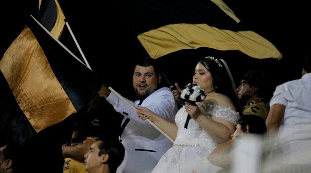 De la boda al estadio: Dorados amarga la noche a recién casados