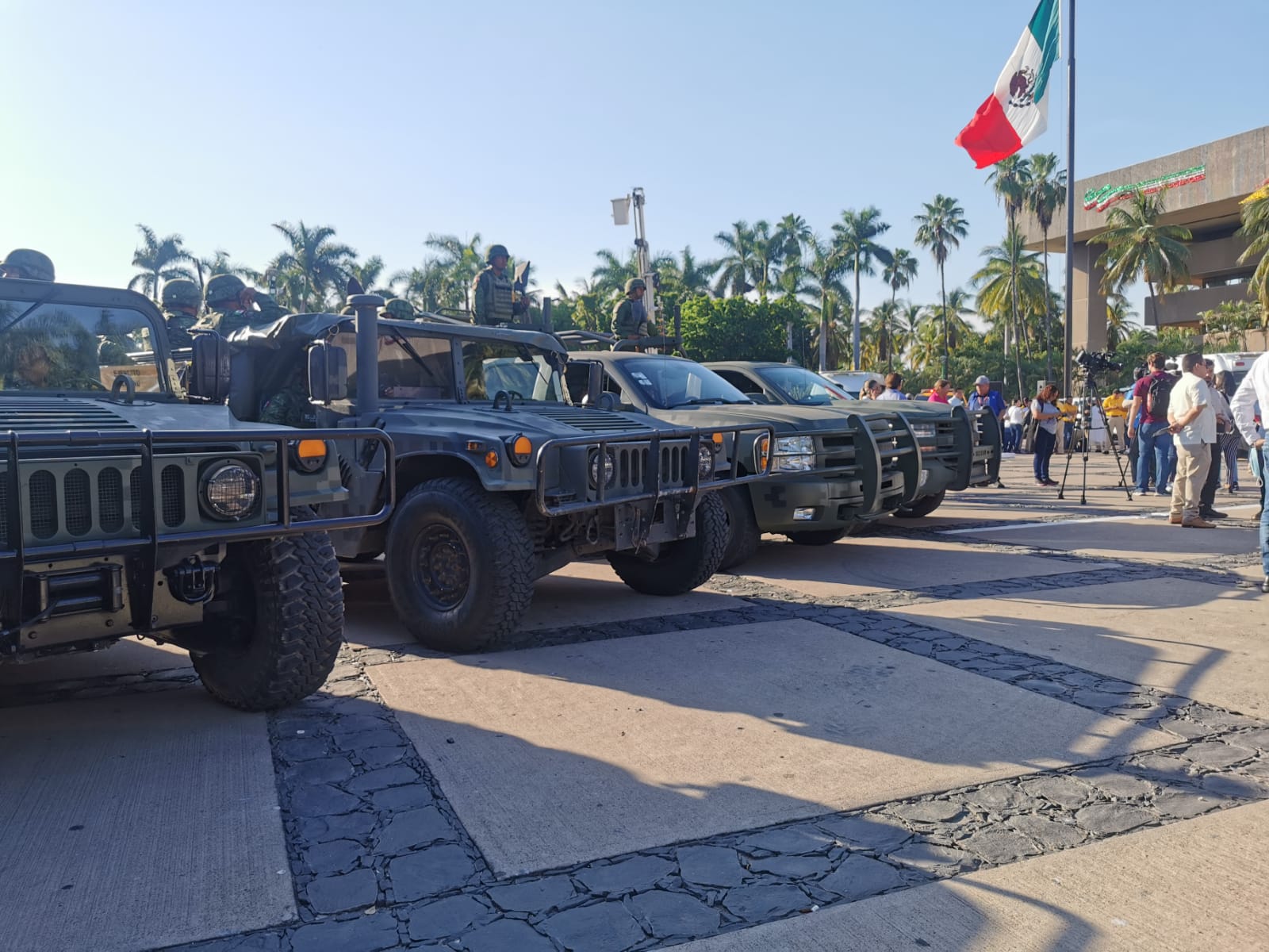 Huracán Orlene | Se va todo mi Gobierno al sur y yo me voy con ustedes: Rocha