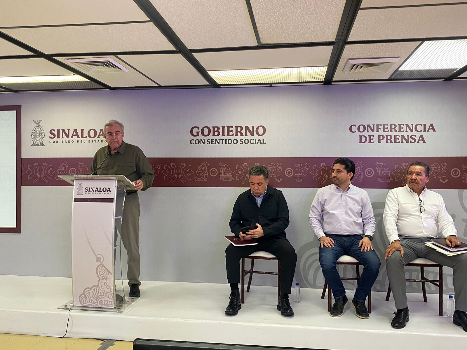 El pueblo es sabio y sabe a quién le pone el dedo: Rocha tras abucheo a “El Químico” en el beisbol