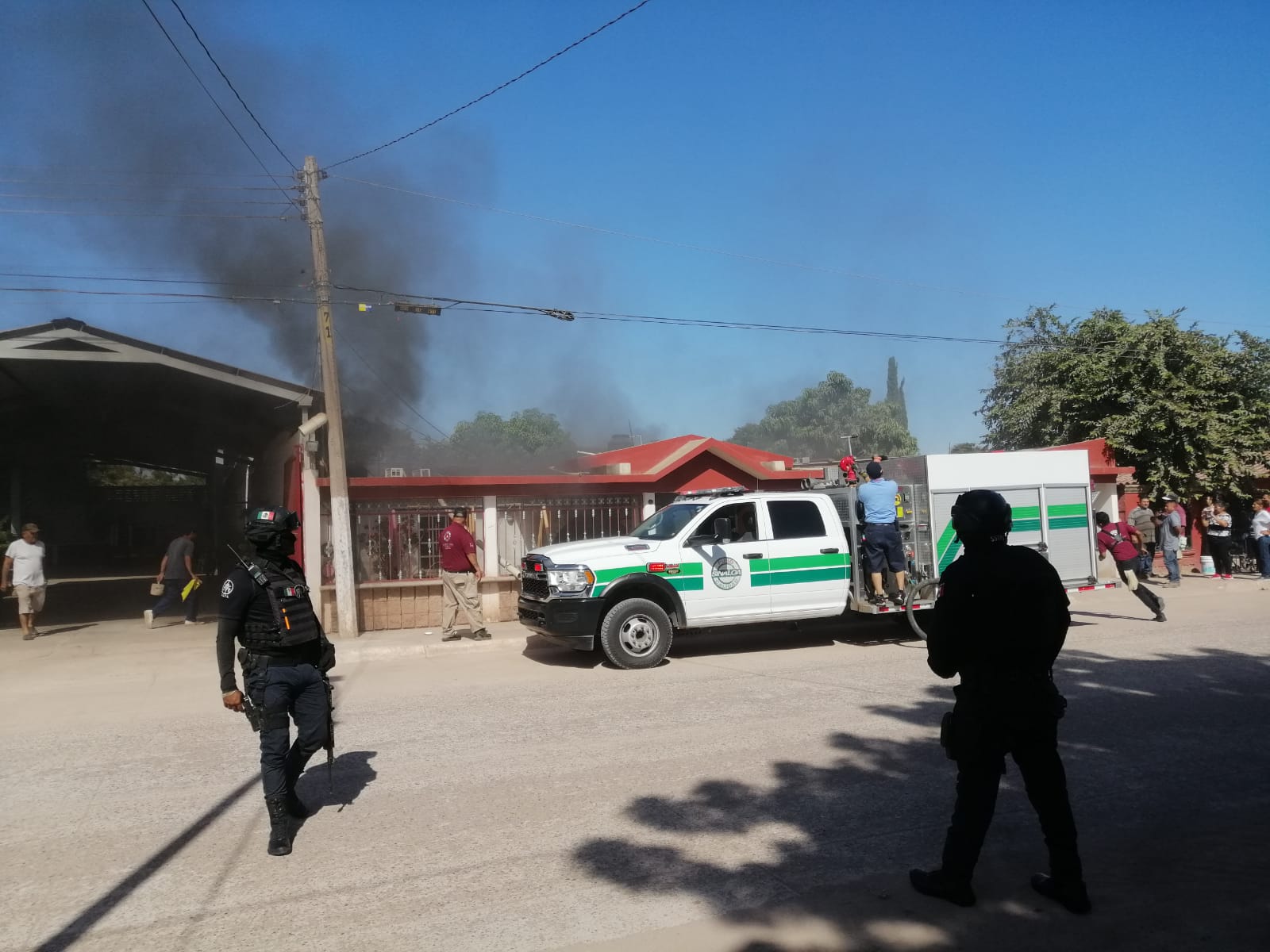 Se incendia domicilio particular del ejido 20 Noviembre Nuevo, en Ahome