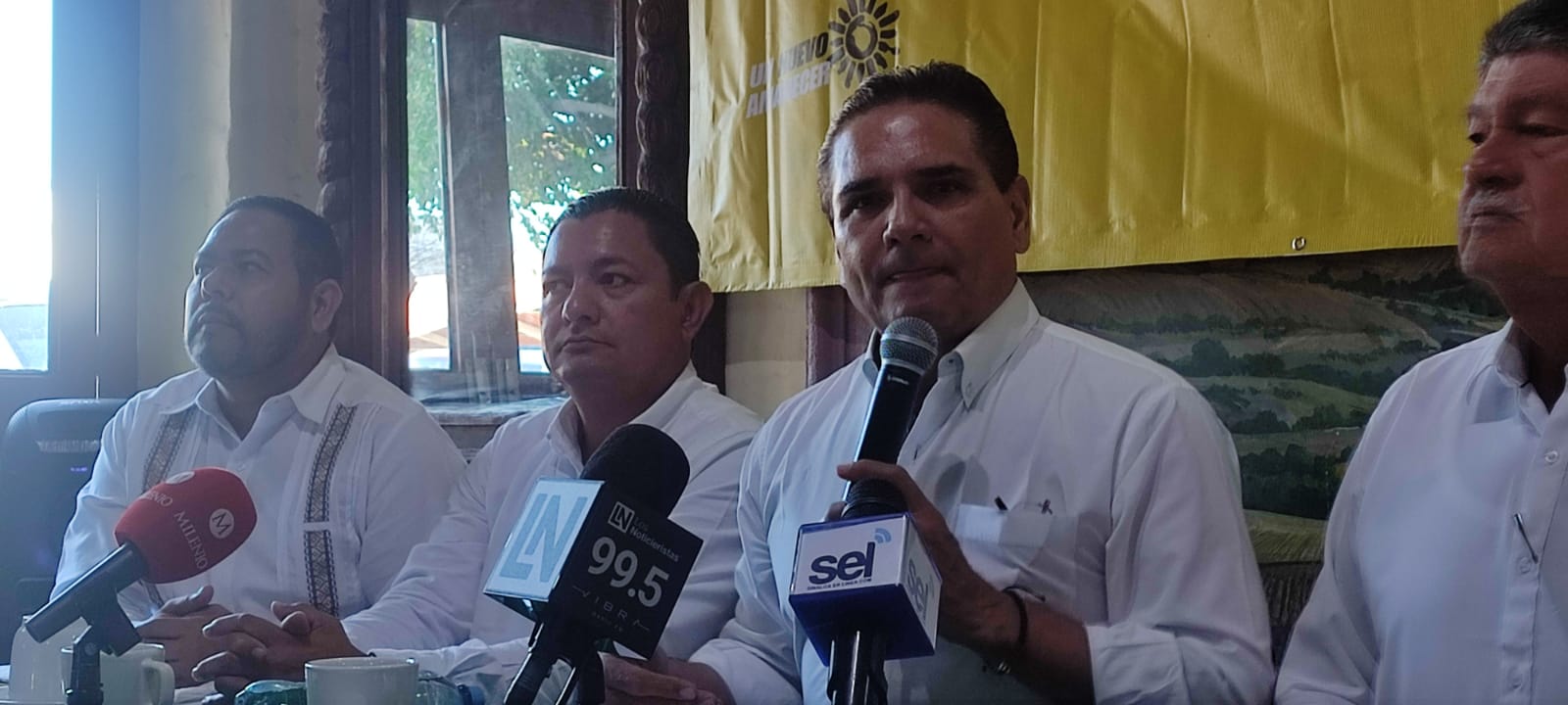 ‘Lamentable que se premie a quienes cometen daños, con una Secretaría’: Silvano Aureoles Conejo