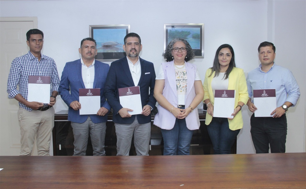 Tras ‘sacudida del árbol’, rinden protesta nuevos funcionarios de SEPyC