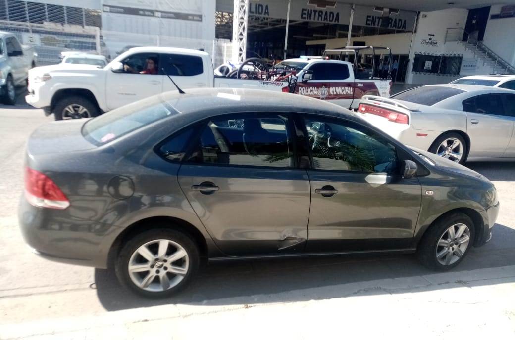 Localizan vehículo en que huyó quien asaltó banco este lunes en Los Mochis; buscan dar con responsable