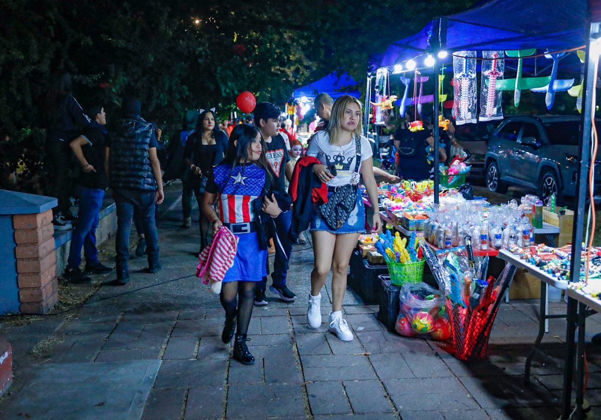 Comerciantes del centro de Culiacán esperan un repunte económico importante por Halloween