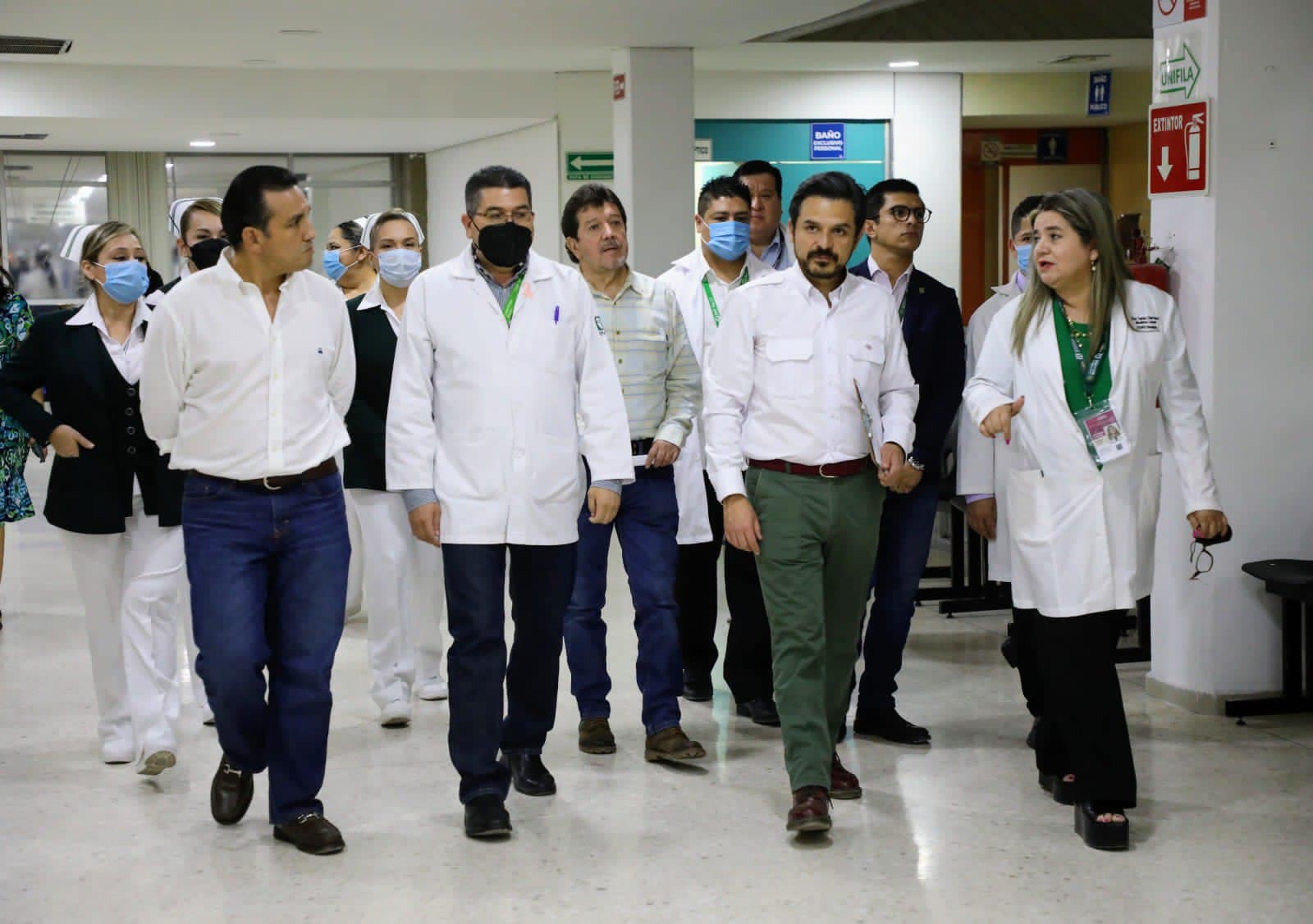 En su visita al hospital del IMSS Los Mochis, Zoé Robledo anuncia nuevo tomógrafo