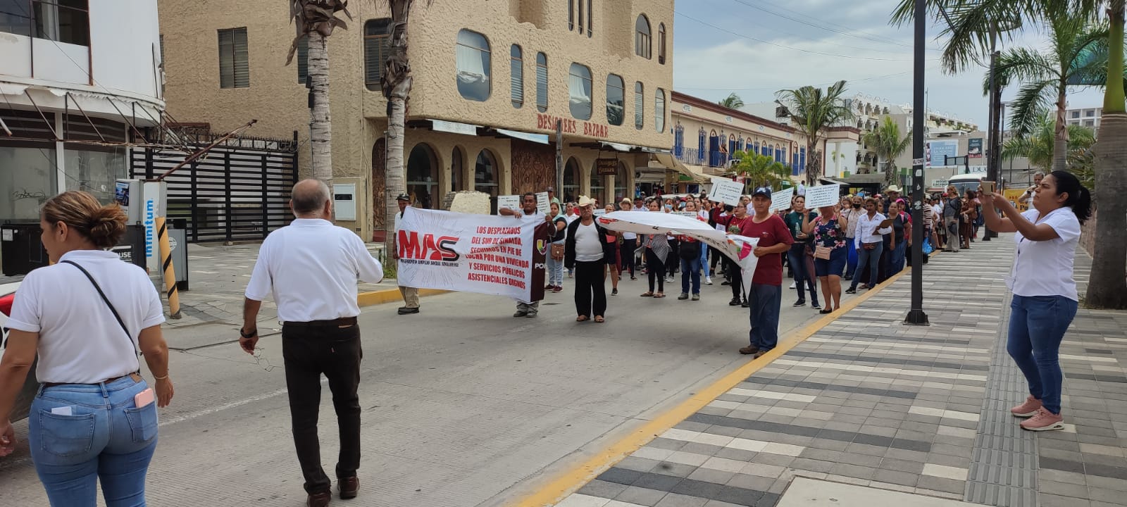 ‘Es mucha fantasía, Miguel Ángel no tiene llenadera’, responde Rocha Moya a protesta de desplazados en Mazatlán