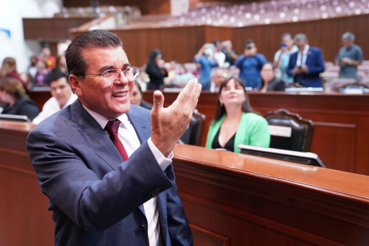 No será un presidente ‘viajero’, dice el nuevo alcalde de Mazatlán; llegando pide corte de caja