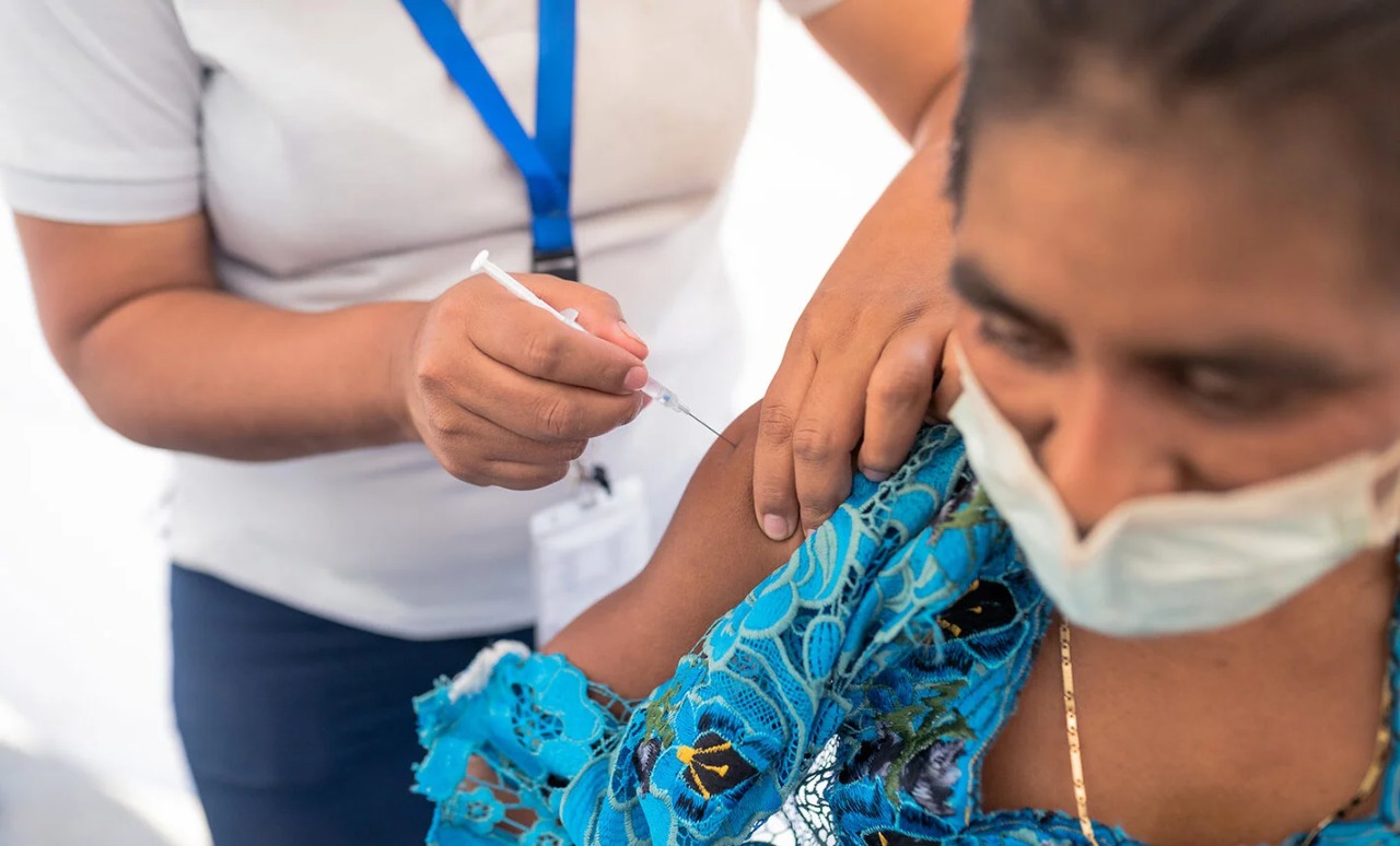 Regresa desde mañana la vacunación AntiCOVID para jóvenes y adultos en Sinaloa