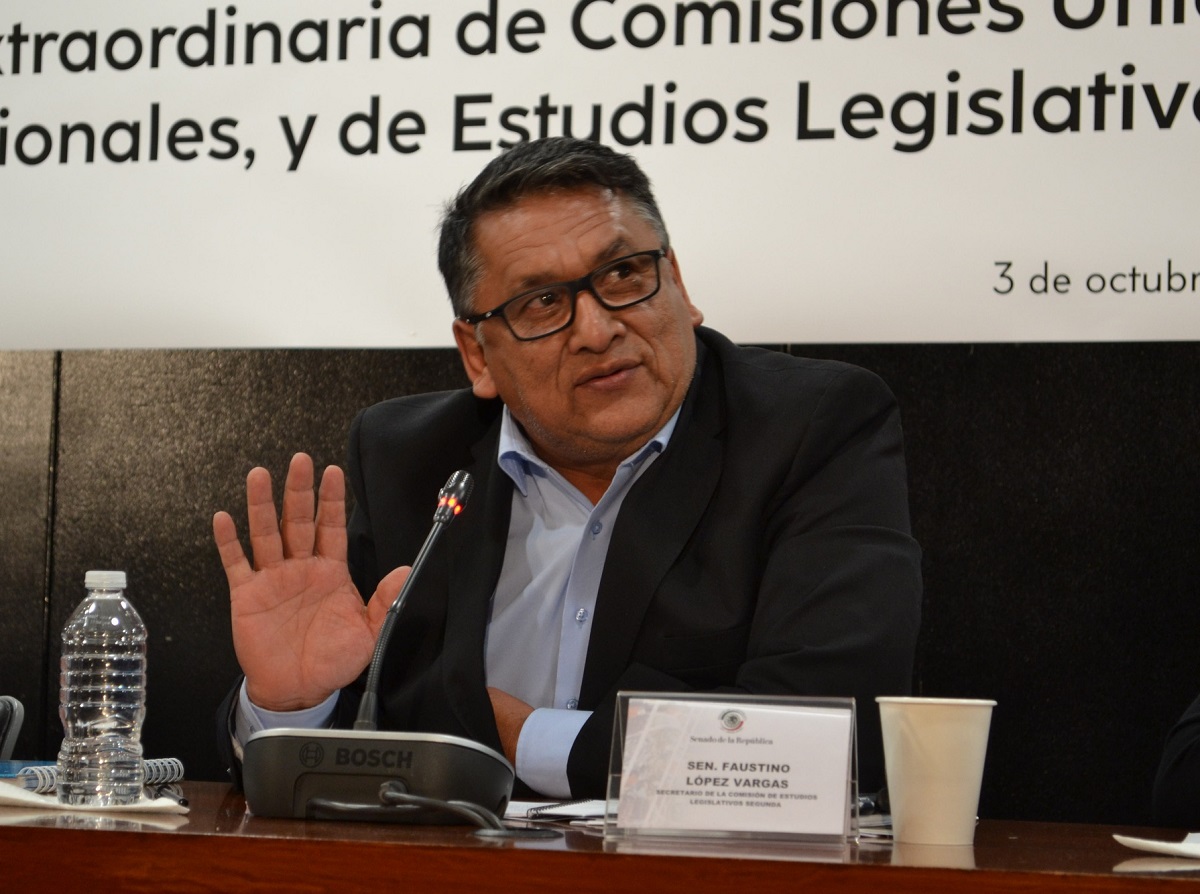 Fallecen senador de Morena, Faustino López Vargas y su esposa en accidente automovilístico