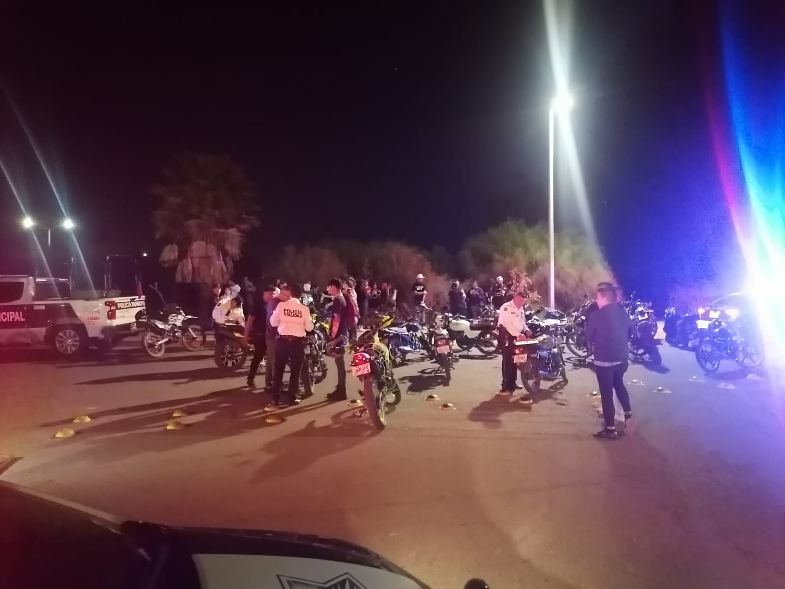 Detienen a 14 personas y aseguran 58 motos en operativo de Halloween en Ahome