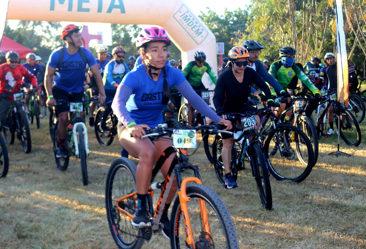 Ciclistas de Mazatlán ruedan 70 kilómetros de puro paisaje natural