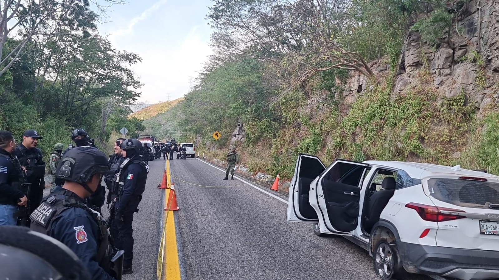 ¡Está cerrada la circulación! Confirma SSPE dos agresores abatidos tras balacera en la México 15 Culiacán-Mazatlán