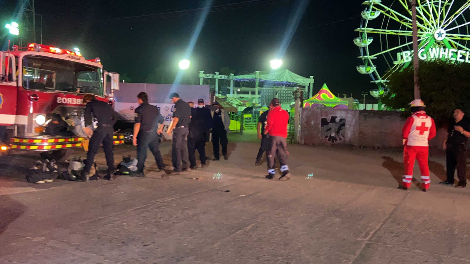 Fueron 13 personas intoxicadas por amoniaco en la Expo Feria Canaco Guamúchil; la fiesta fue reanudada