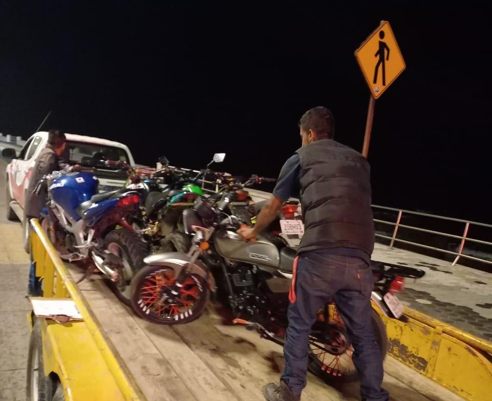 Operativo cero tolerancia nocturno en Mazatlán; retira cinco motocicletas por circular sin placas