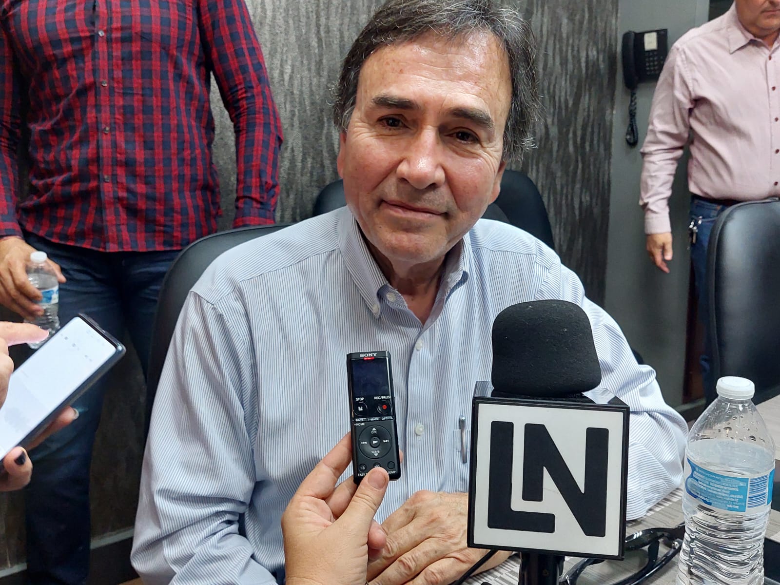 Ahuyenta el frío a clientes del comercio en Los Mochis: Canaco