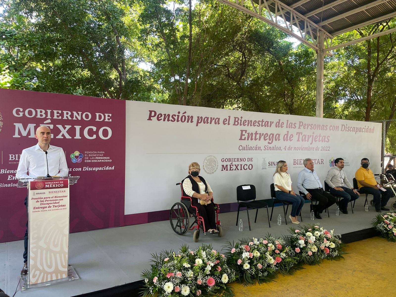 ¡Es una realidad! Arranca entrega de tarjetas de pensiones para personas con discapacidad en Culiacán