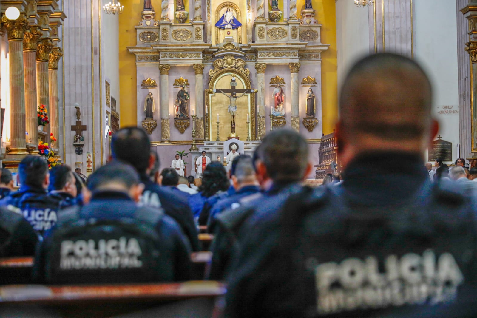 Vamos a dar gracias a Dios; con una misa en catedral, inician festejos por el Día del Policía