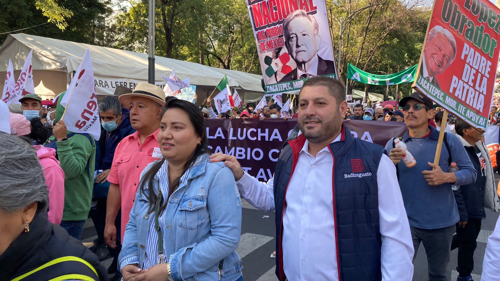 Alcalde de Badiraguato presente en la marcha convocada por AMLO