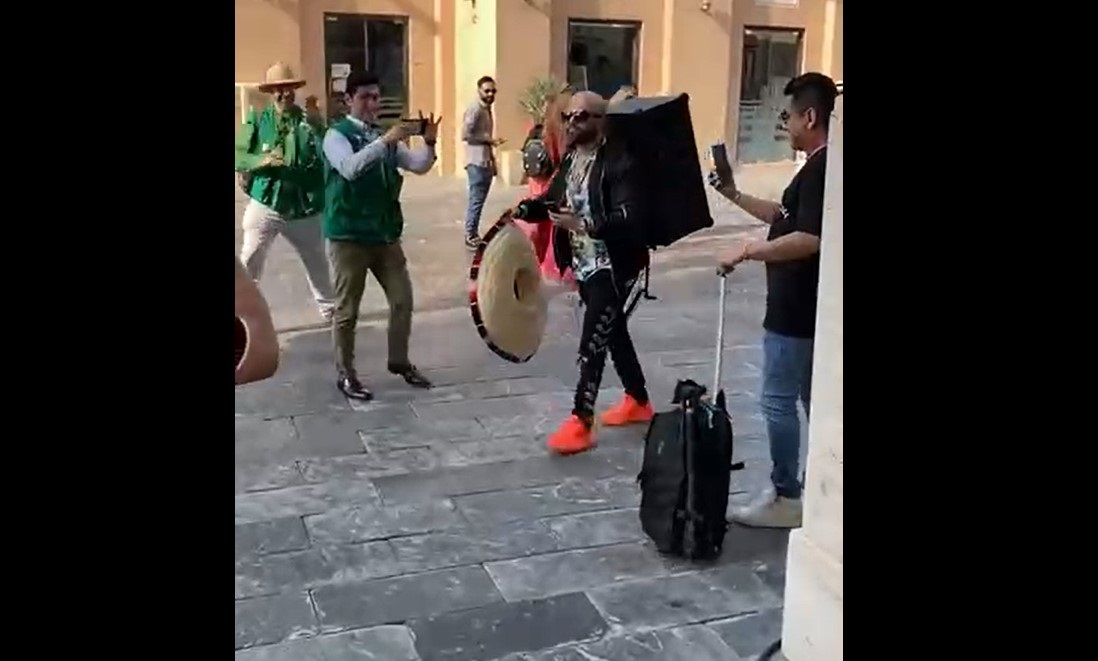 El “fierro viejo” causa sensación por las calles de Qatar
